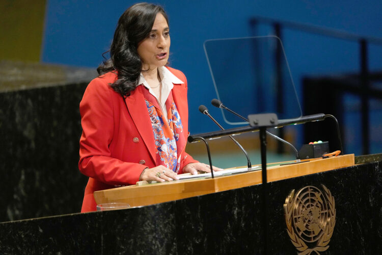 At UN, Canada’s foreign minister walks fine line